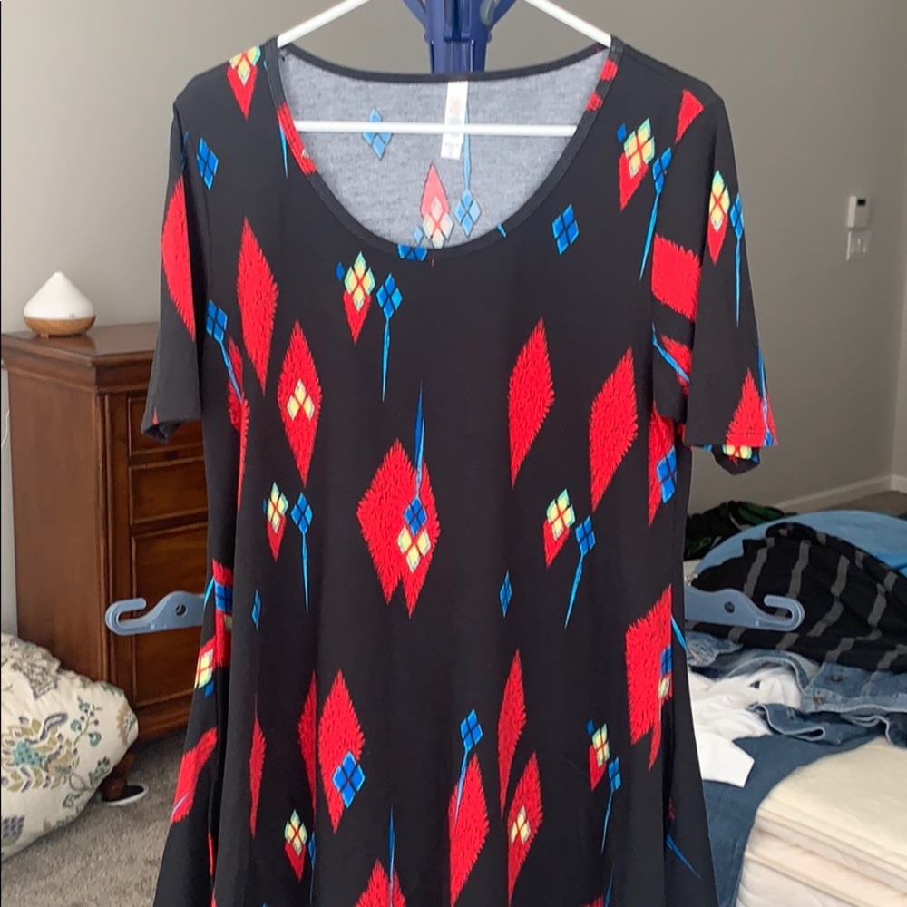 Lularoe shirt sleeve top